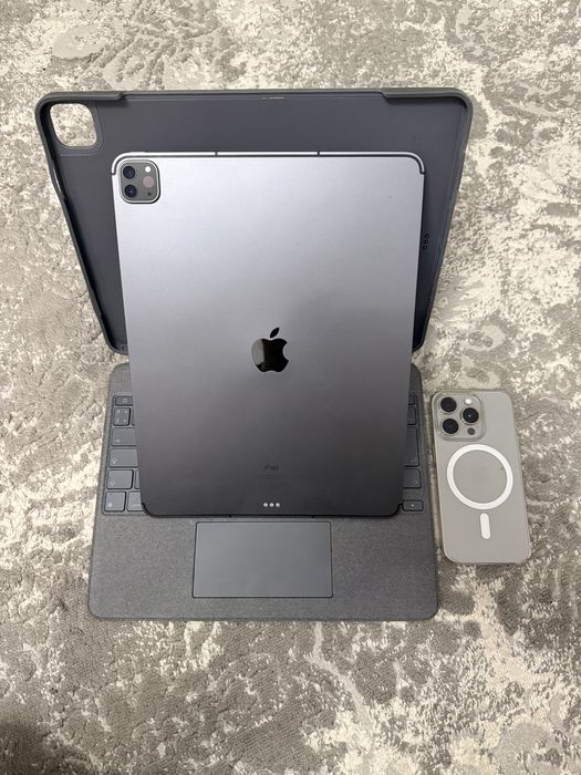 Apple iPad Pro 12.9 Wi-Fi + 5G