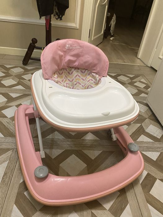 Ходунки , детский стол , детское автокресло , коляска .