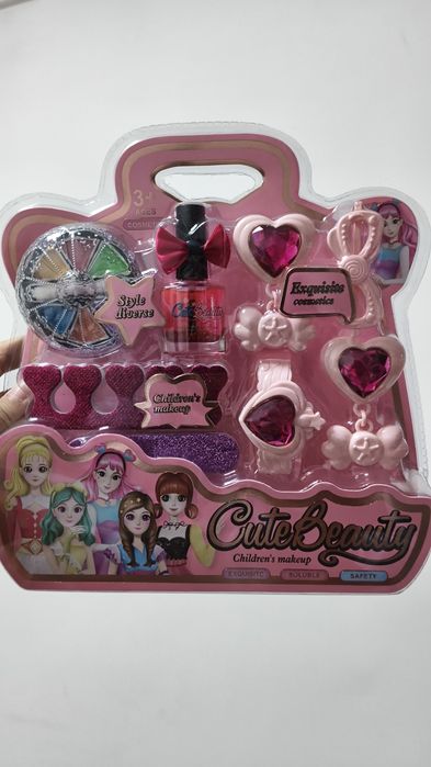 Игрушечная косметика