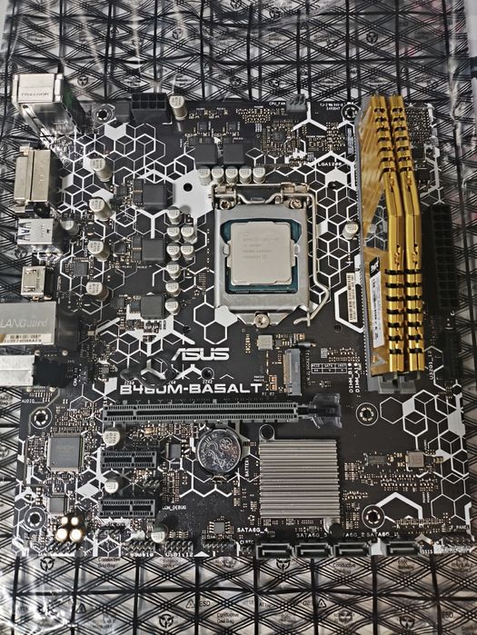 Продаю комплектом: материнская плата, процессор, оперативная память