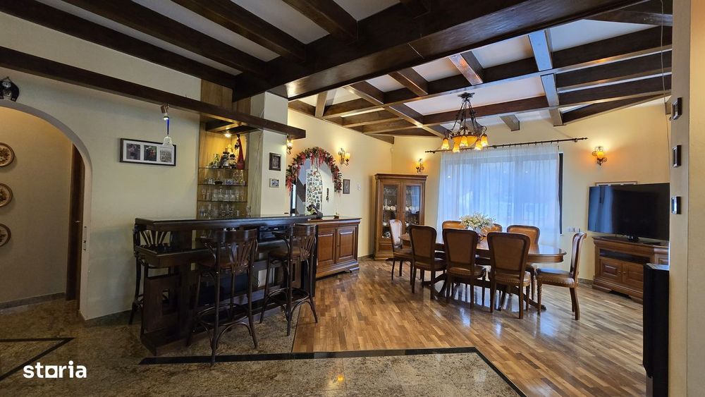 Vila Busteni la liziera padurii