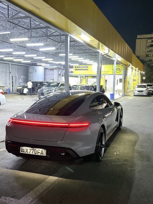 Porche taycan 2022