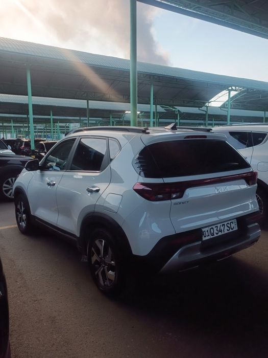 KIA SONET o'zimizziki sotiladi. Holati a'lo. Full pozitsiya