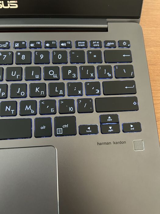 Ульрабук Asus Zenbook UX331FA