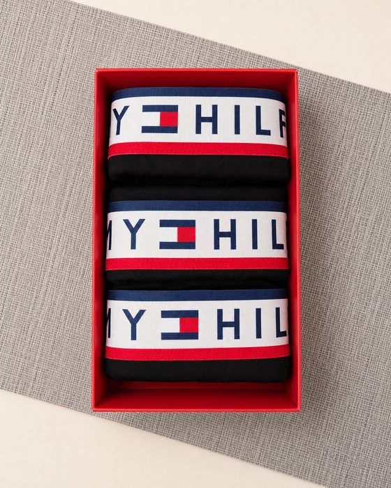Boxeri Tommy Hilfiger model NOU mărimi M, L, XL
