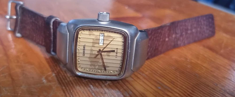 Красив ретро часовник Diesel за ценители