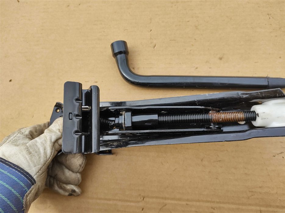 Авариен Крик Авто Крик FORD FIESTA 5 Fokus Форд Фиеста Ключ-Лула Нови