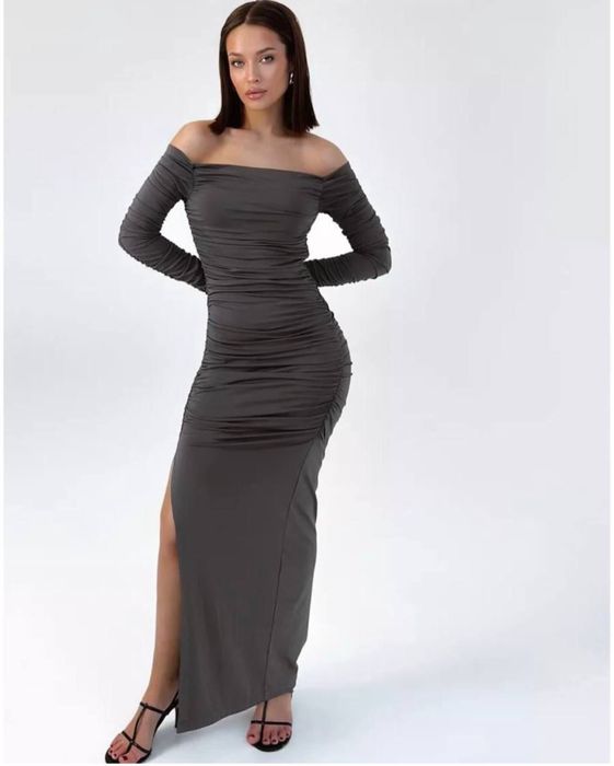 Платье на вечер приталенное