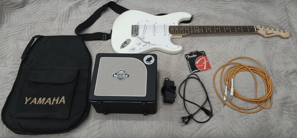 Электро гитара и комбо усилитель