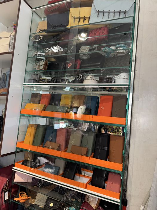 Стъклена витрина за магазин / бутик – 210 см