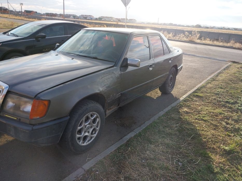 Мерседес 124 260 е