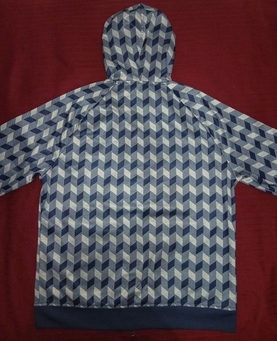 Из США, мужская толстовка 
с капюшоном Alfani на молнии.