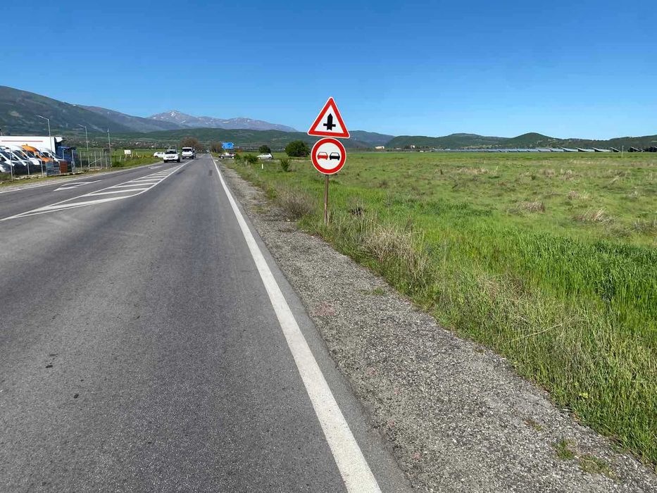 ИМОТ 6,100 дка, с лице на главен път, село Марино поле