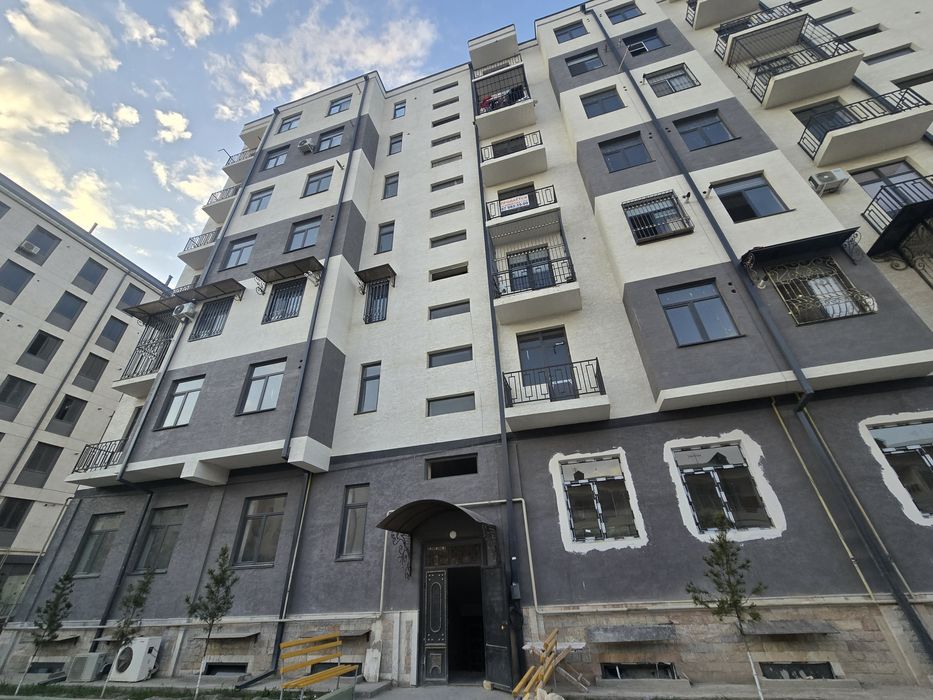 Ikk xonalik kivartira sotiladi