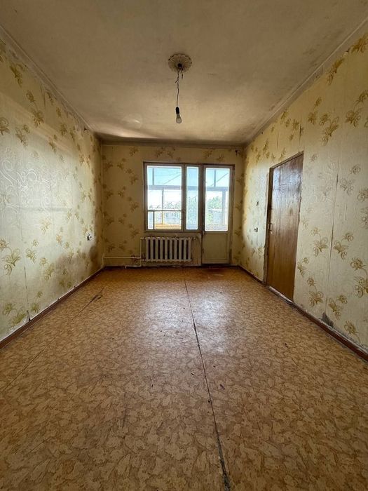 Продается квартира Юнусабад -13 орентир: Ахмад Дониш 1²/4/4 Без ремонт