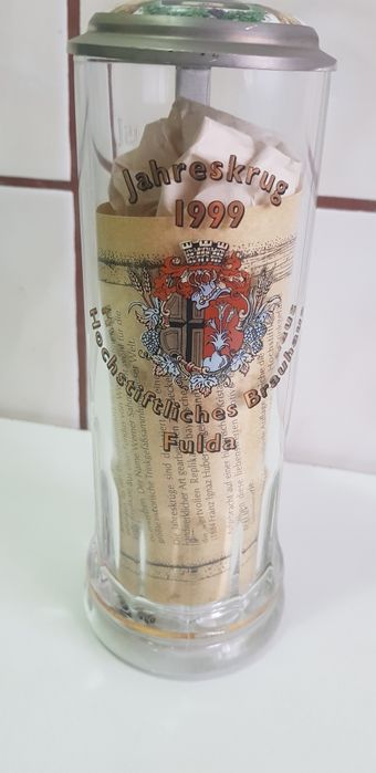 Halbă de bere germană cu capac