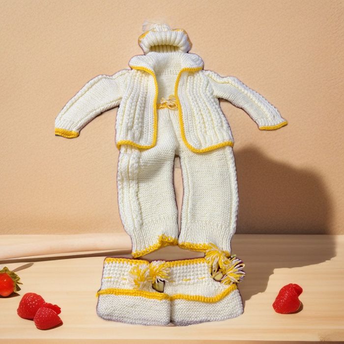 Вязанный комплект на 1-2 года