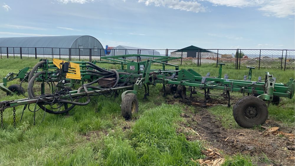 Посевной комплекс Джон Дир, 1830, культиватор.