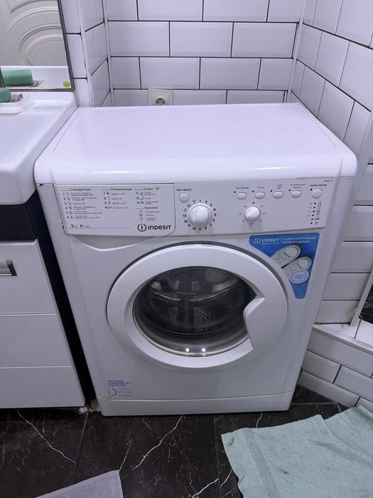Стиральная машинка Indesit