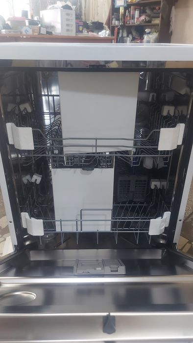 Посудомойка сотилади