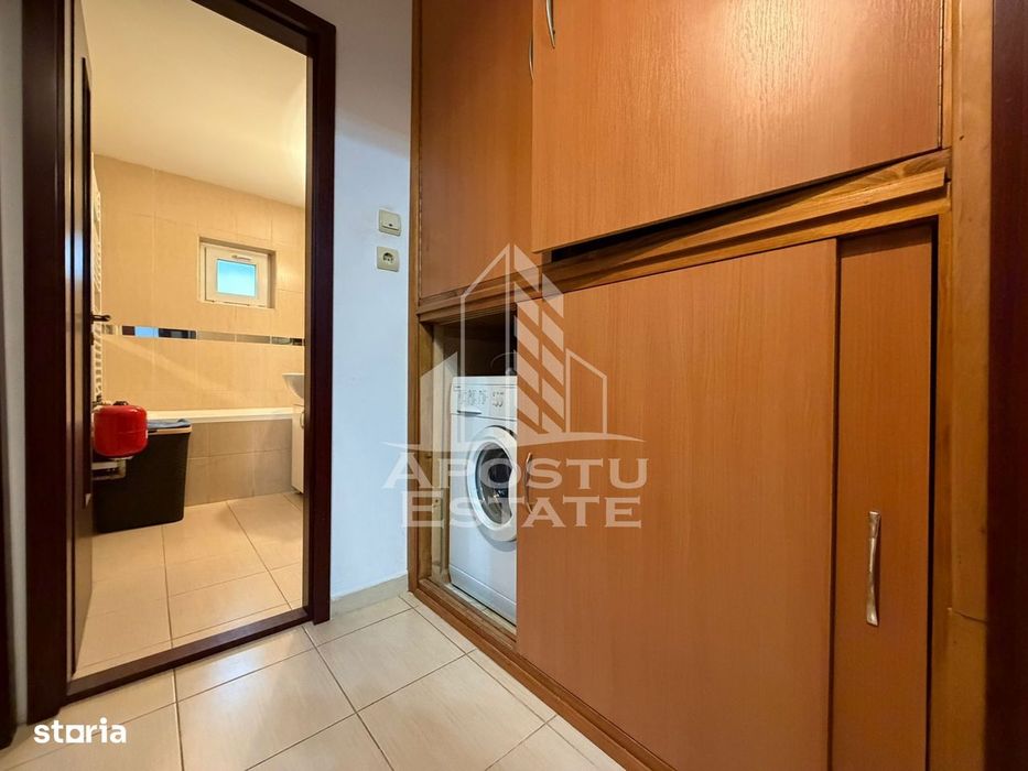 Apartament cu 2 camere, semidecomandat,centrala proprie,zona Girocului