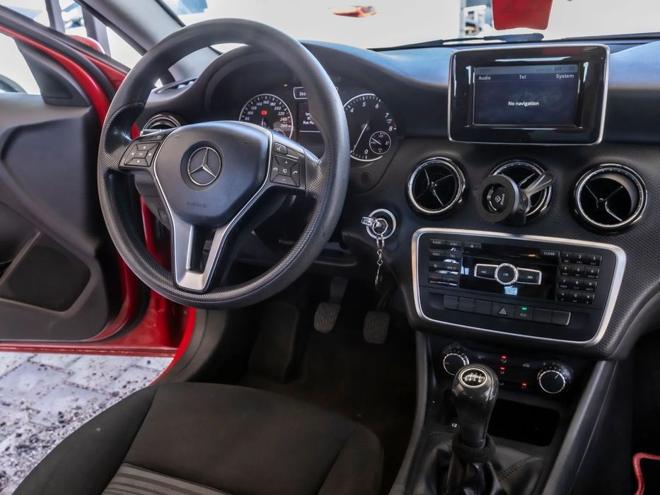 Mercedes-Benz A 180 Mercedes-Benz A 180 // 1.6 Benzină // 122 CP // 2014 //