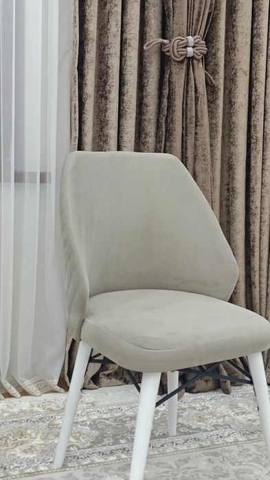 Мягкий стул в новом состоянии, стильный дизайн, новые модели