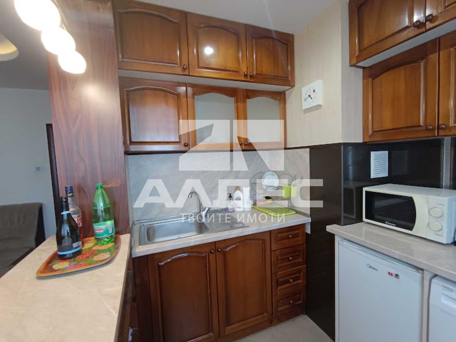 Продава се ремонтиран и обзаведен 3-ст. ап. в Хиподрума!