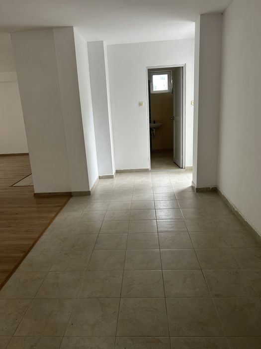 Дава се под наем Офис в Пловдив, Въстанически - 95 кв.м за 350 € - Снимка #2