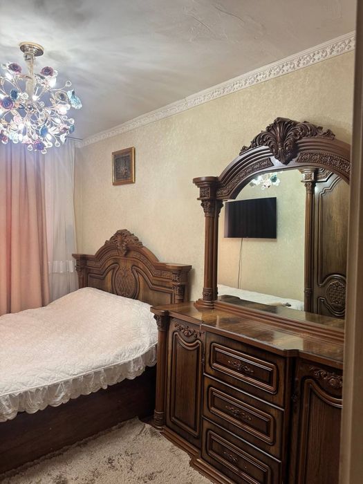 Продаю спальный гарнитур