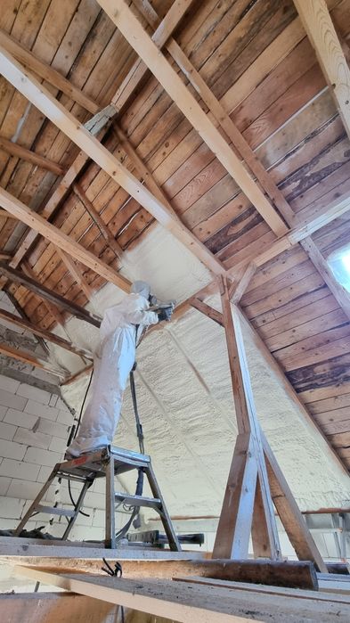 Izolatie Termica cu Spuma Poliuretanica