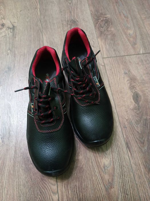 Работни обувки 43 номер.