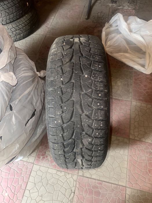 Продаются зимние шины R19