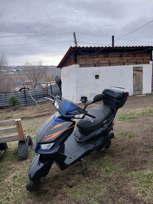 скутер//мопед м8