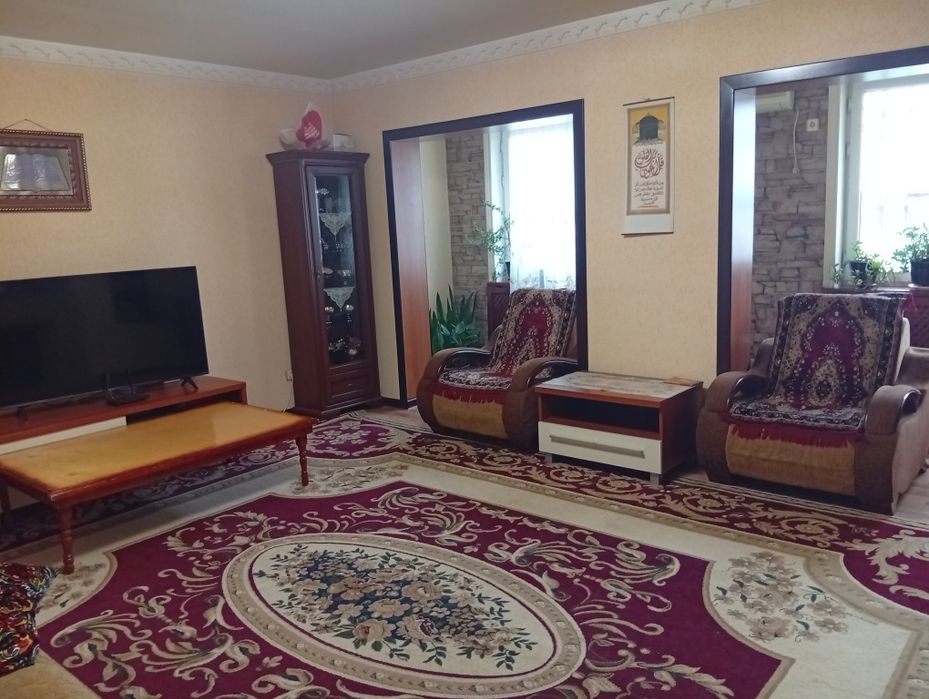 Срочно! Продаётся своя 4-комнатная квартира в центре Ташкента (Ц-12)