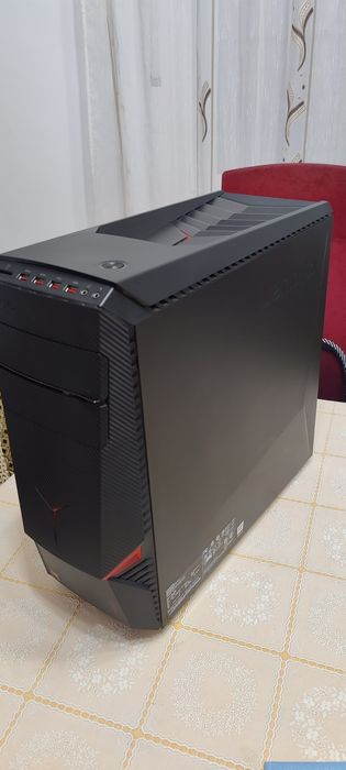 Unitate PC de gaming Lenovo