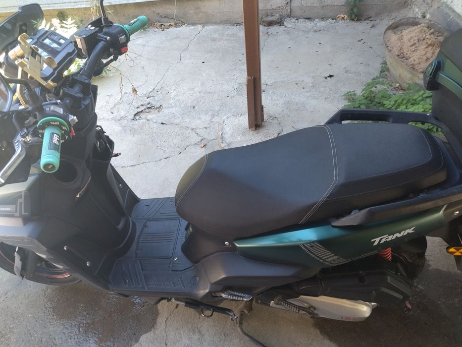 Мотоцикл скутер Танк