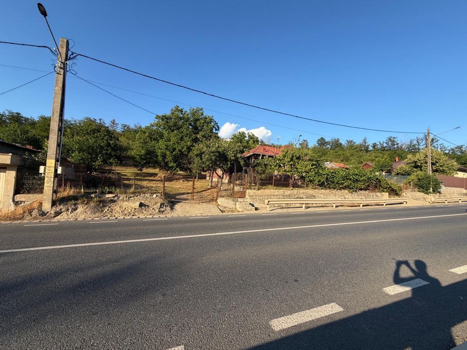 Teren intravilan Uricani la strada 980mp