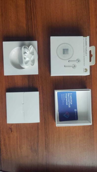 Продам Huaweu freebuds 4 Кейс, наушник и коробка.