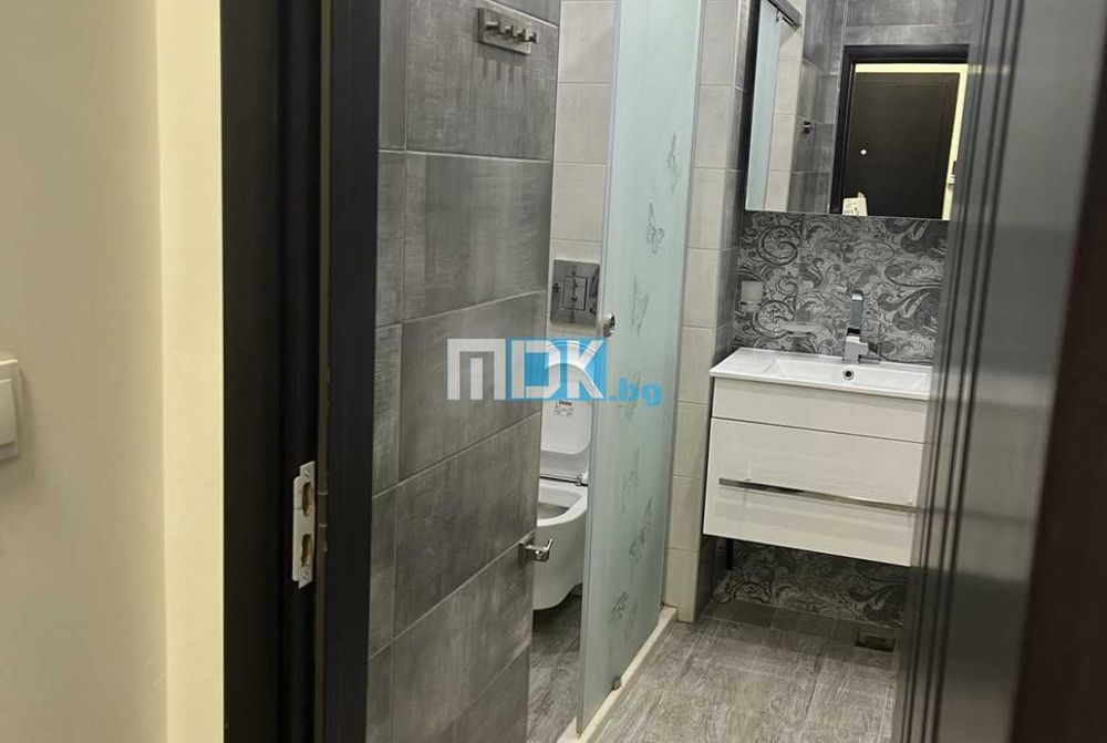 Дава се под наем Тристаен апартамент в Пловдив, Въстанически - 105 кв.м за 510 € - Снимка #13