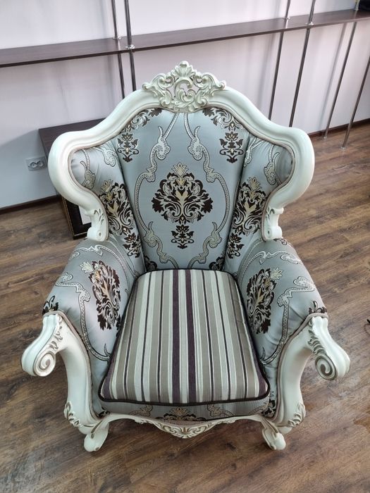 Чистка мягкой мебели текстиля