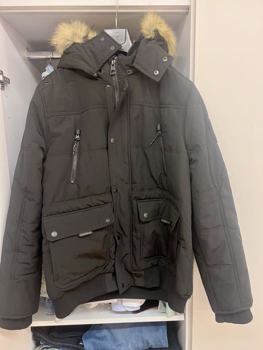 Оригинално зимно яке Guess, отлично състояние
