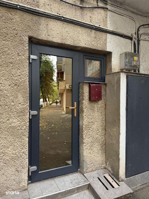 Garsoniera parter zona Iosia.