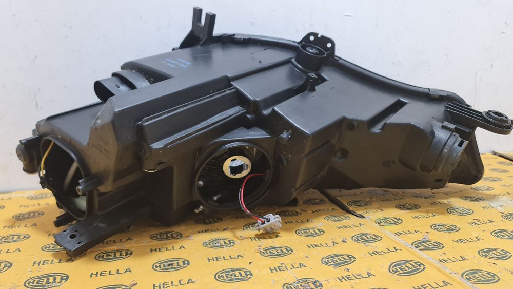 Far xenon led dreapta  Audi A4 B9 8W S4 2015+ 8W0941044B