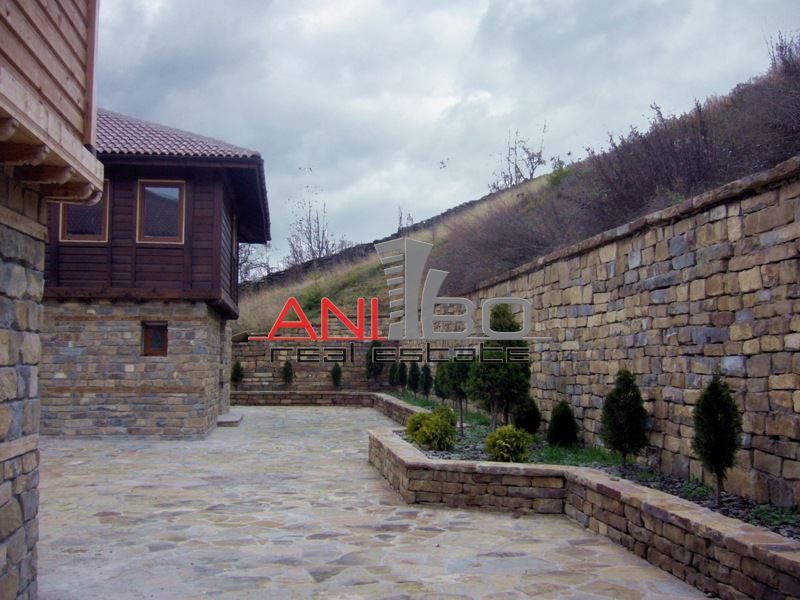 Каменни къщи в област Ловеч, гр. Тетевен, с. Голям Извор, площ 1000 к