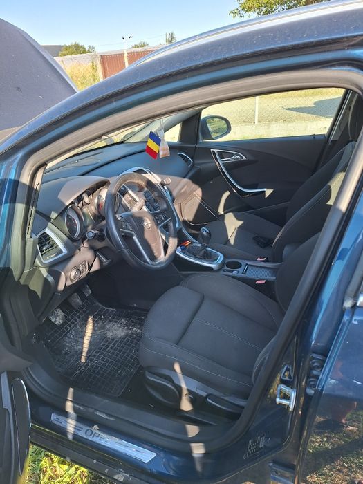 Opel Astra J 1.6 benzină turbo cu GPL