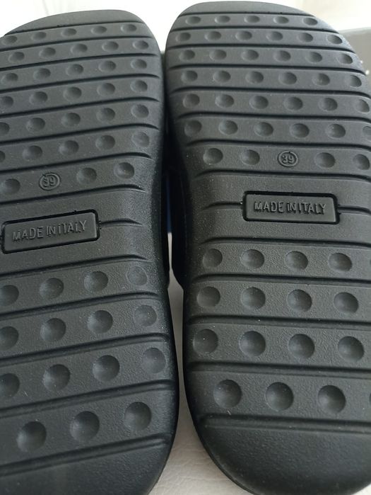 Продам мужские шлепанцы