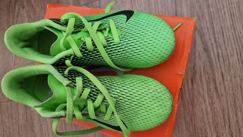 Продаются детские бутсы