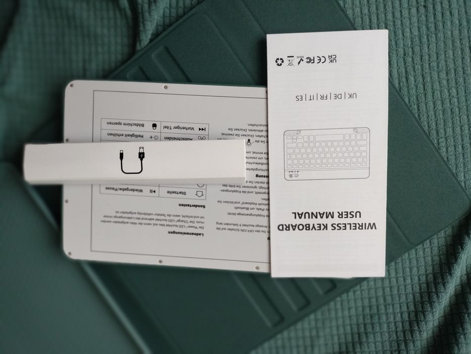 Husa cu tastatură wireless pentru iPad de 10.2 inch