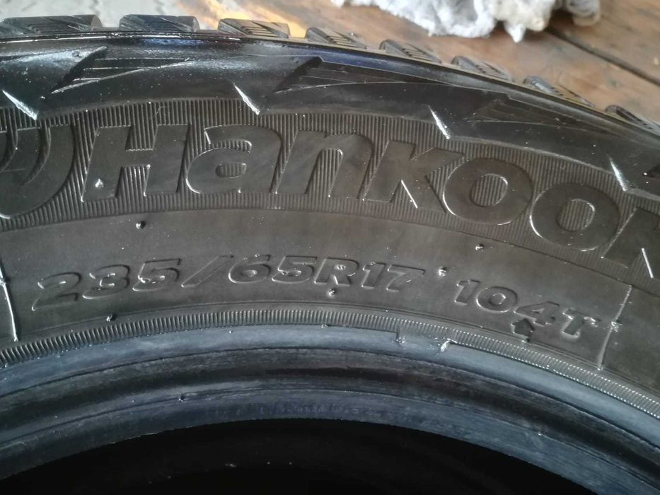 Покрышки зимние 235 65 R17